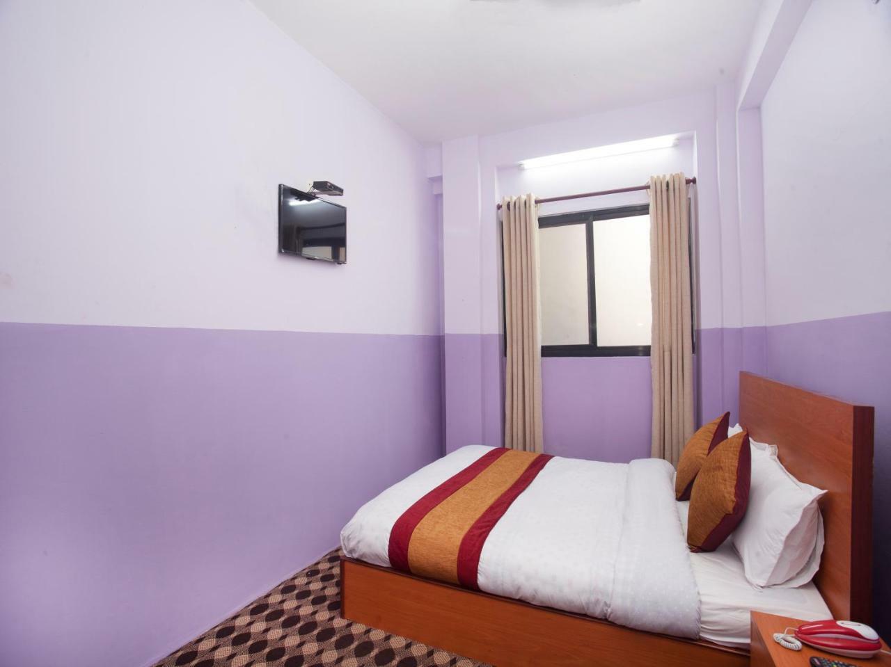 Oyo 341 Hotel Kusum Kohinoore Tokha Esterno foto