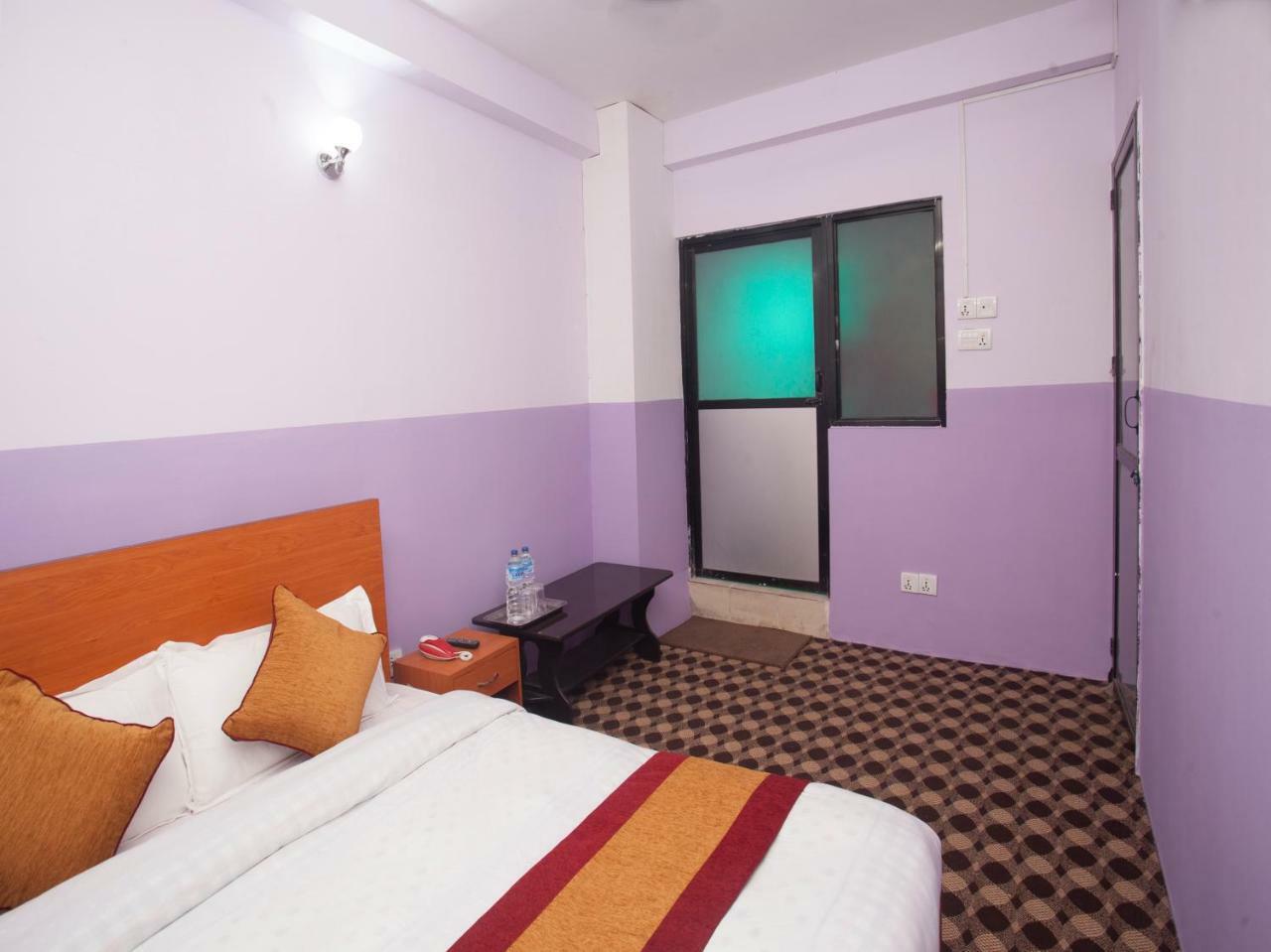 Oyo 341 Hotel Kusum Kohinoore Tokha Esterno foto