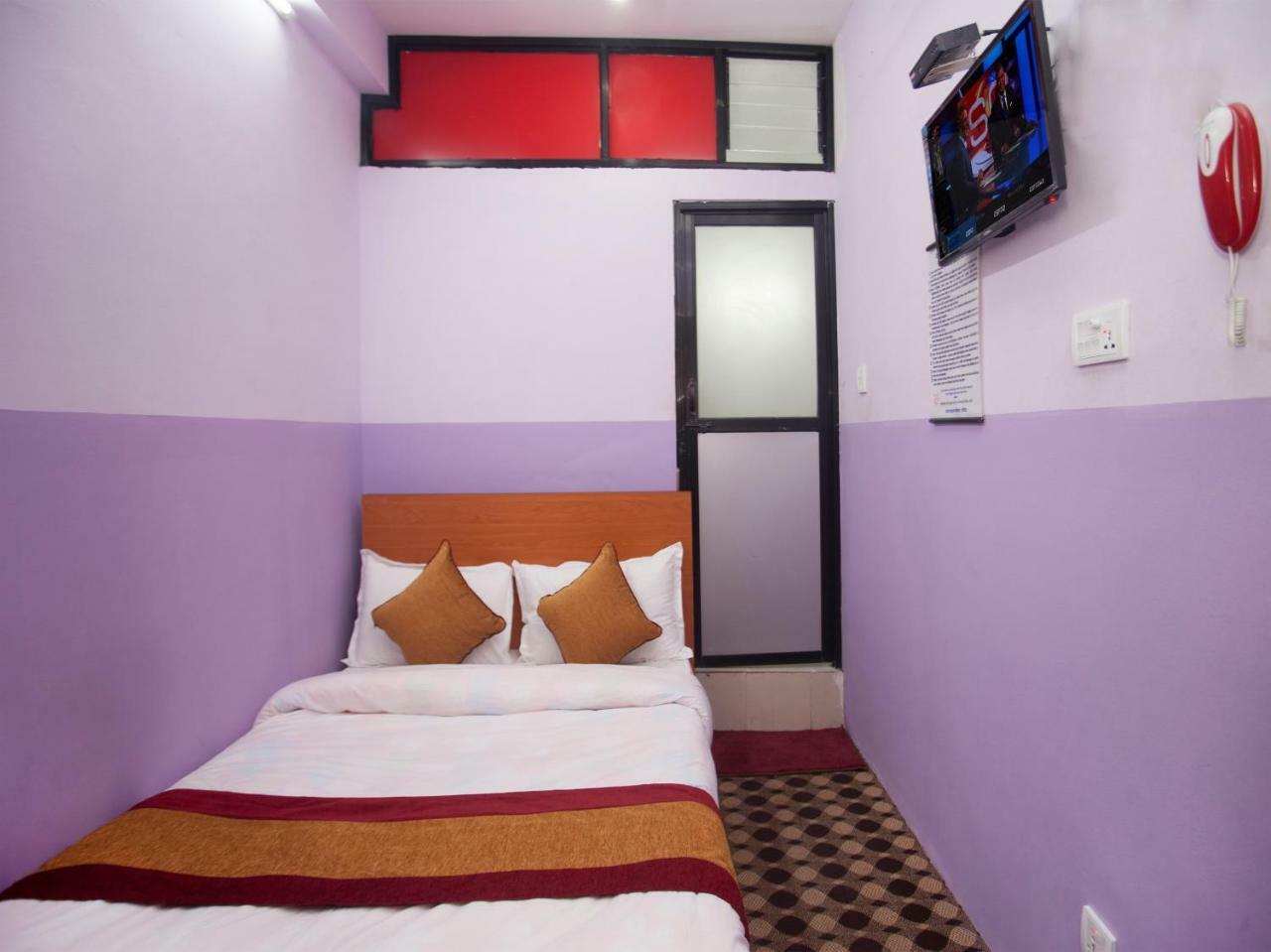 Oyo 341 Hotel Kusum Kohinoore Tokha Esterno foto