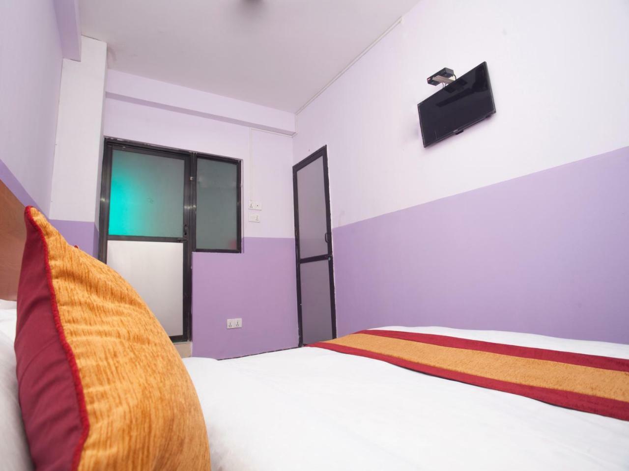 Oyo 341 Hotel Kusum Kohinoore Tokha Esterno foto