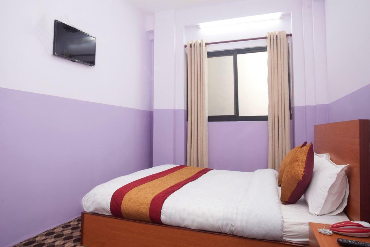 Oyo 341 Hotel Kusum Kohinoore Tokha Esterno foto