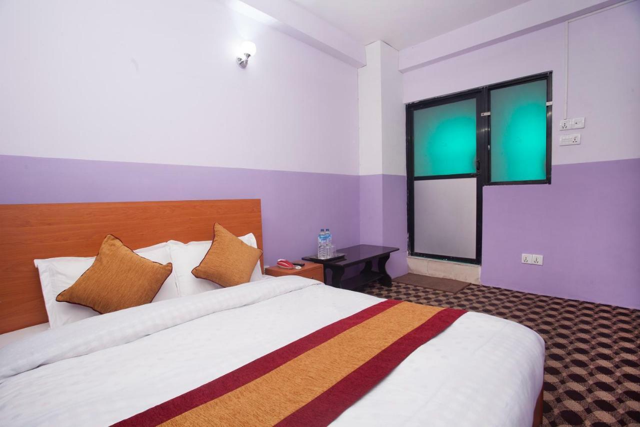 Oyo 341 Hotel Kusum Kohinoore Tokha Esterno foto